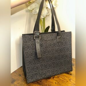 Loewe Buckle Horizontal tote bag in black Anagram jacquard and calfskin leather